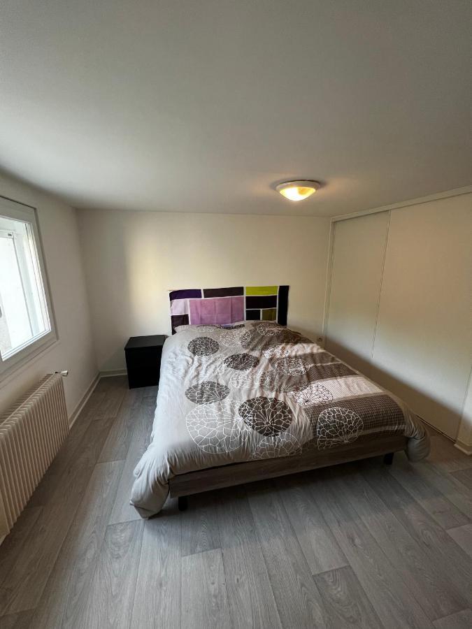 Appartement Avec Terrasse Et Garage Bourges Esterno foto